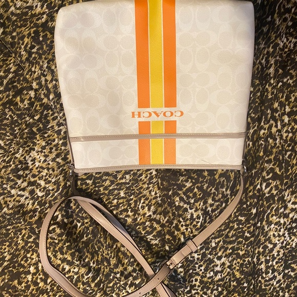 Coach side bag - Picture 2 of 6